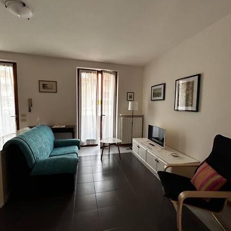 Near Town Centre And Lake - Le Colombe Bardolino Exterior photo