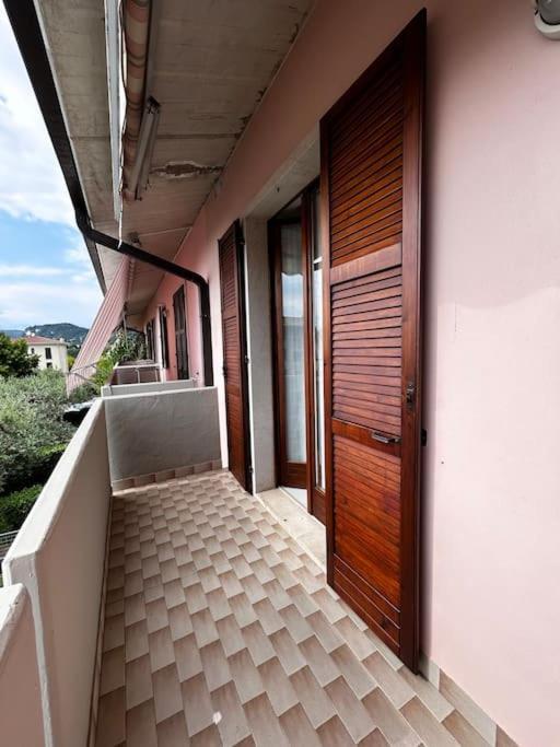 Near Town Centre And Lake - Le Colombe Bardolino Exterior photo