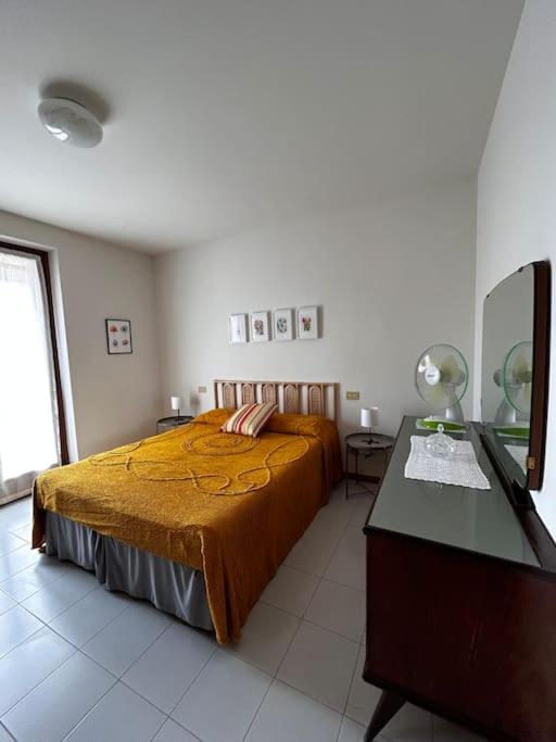 Near Town Centre And Lake - Le Colombe Bardolino Exterior photo
