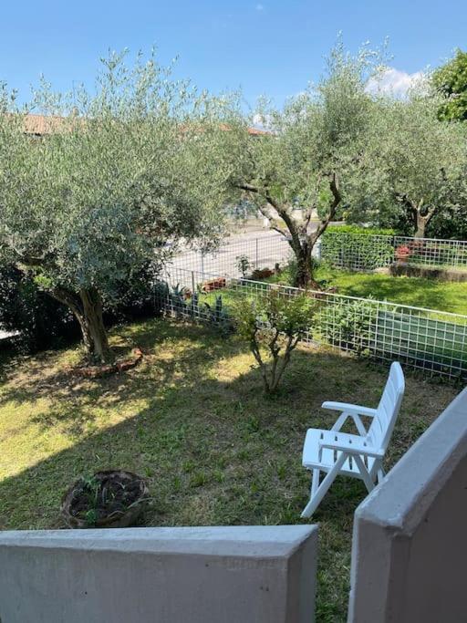 Near Town Centre And Lake - Le Colombe Bardolino Exterior photo